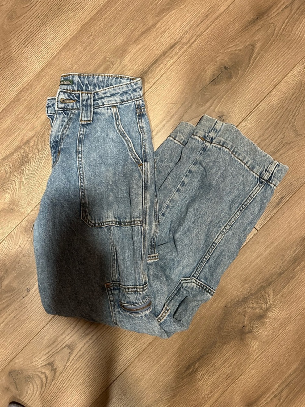 Wild Fable High Rise Cargo Classic Light Wash Women's Jeans, size 2R